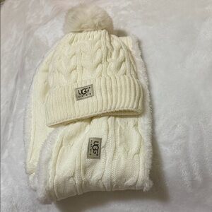 NWOT UGG Ivory infinity Cable Knit Hat and Scarf Set